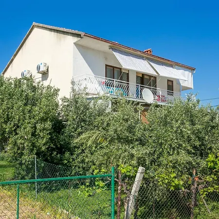 With Parking Space - 9209 * Трогир