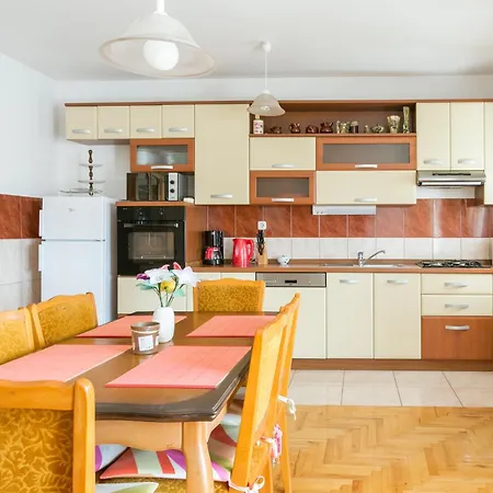 With Parking Space - 9209 Appartement