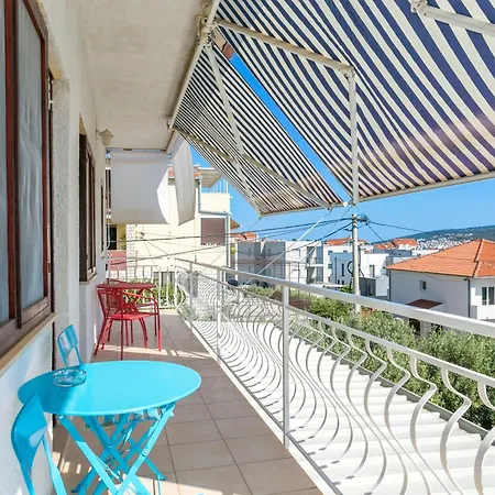 Appartement With Parking Space - 9209 *