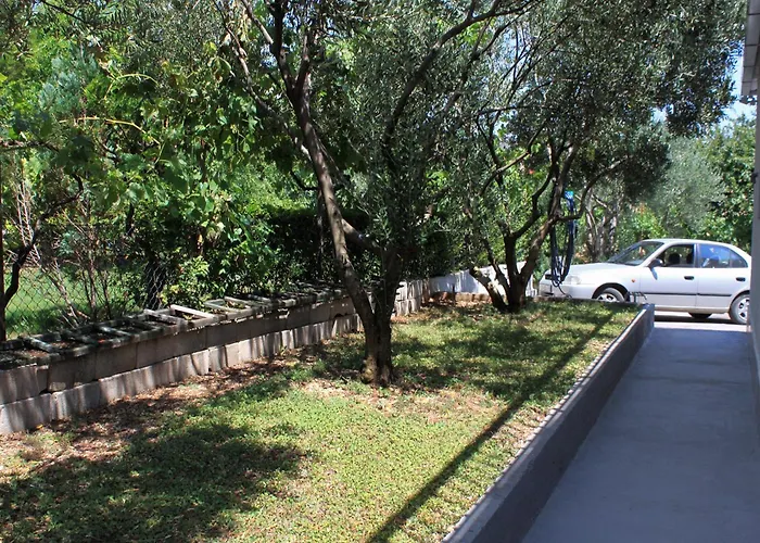 With Parking Space - 9209 * Трогир