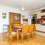 Apartments With Parking Space Trogir - 9209