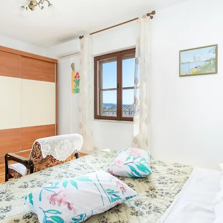 Апартаменти With Parking Space - 9209