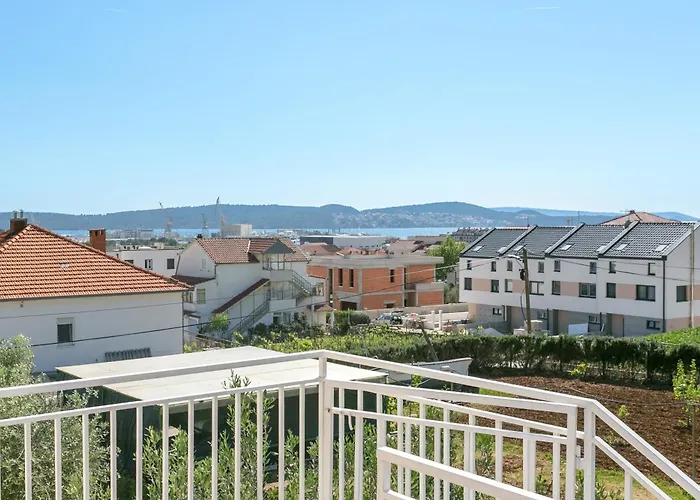 Apartment With Parking Space - 9209 *