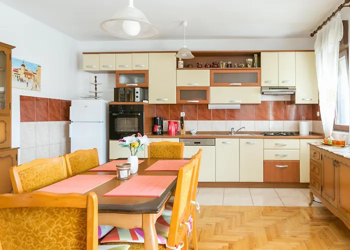 With Parking Space - 9209 Appartement